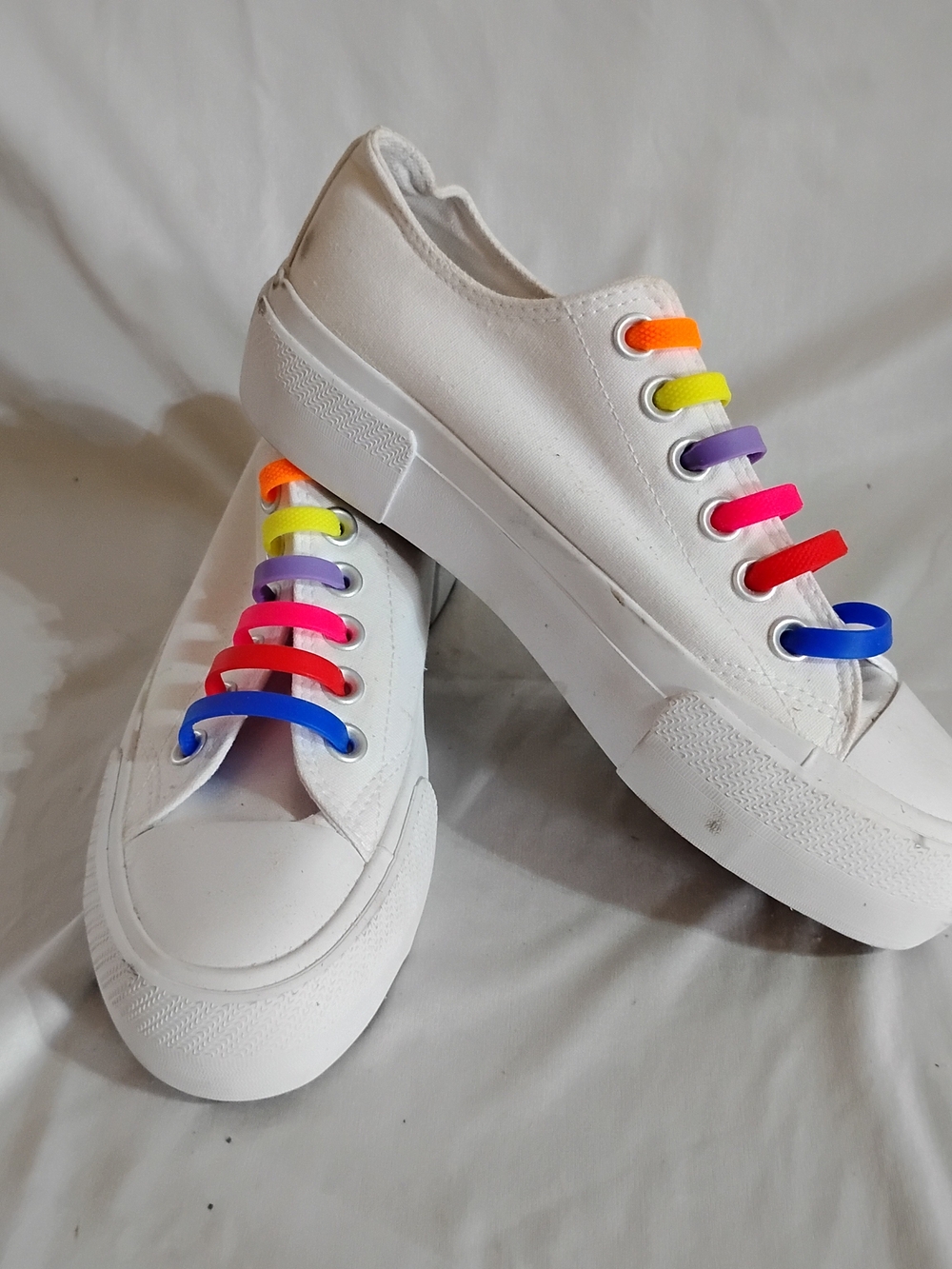 No Boundaries White Canvas Platform Sneakers with Rainbow Elastic Bands Size 6
